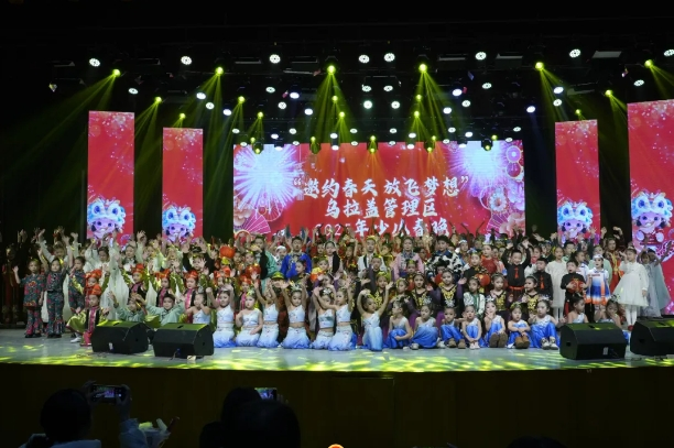 少儿春晚点“燃”年味
