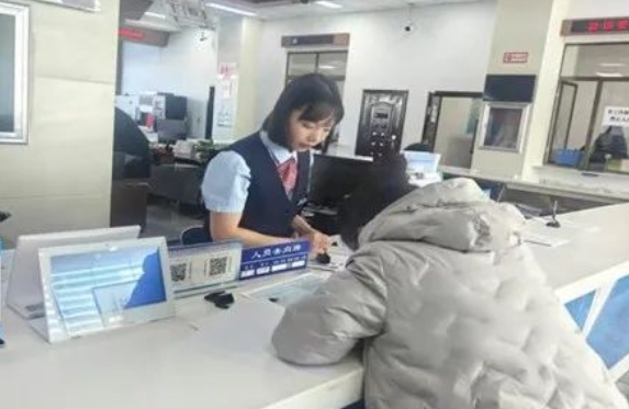 政务服务“精准提醒”“无感续证”高效暖心